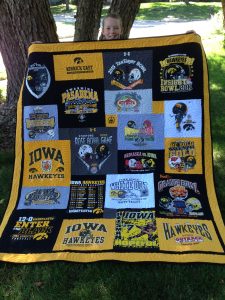 t-shirt quilt, college t-shirt quilt, graduation t-shirt quilt, UofI T-shirt quilt